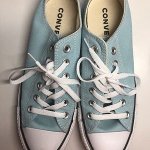 converse • low tops • light blue